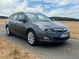 Opel Astra j Sports Tourer 1.7cdti 92 kw - Opel Astra aus 2010: Sports