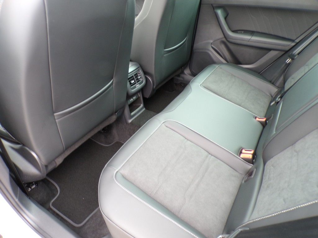Fahrzeugabbildung SEAT SEAT Ateca Road Edition 1.5 TSI 110 kW