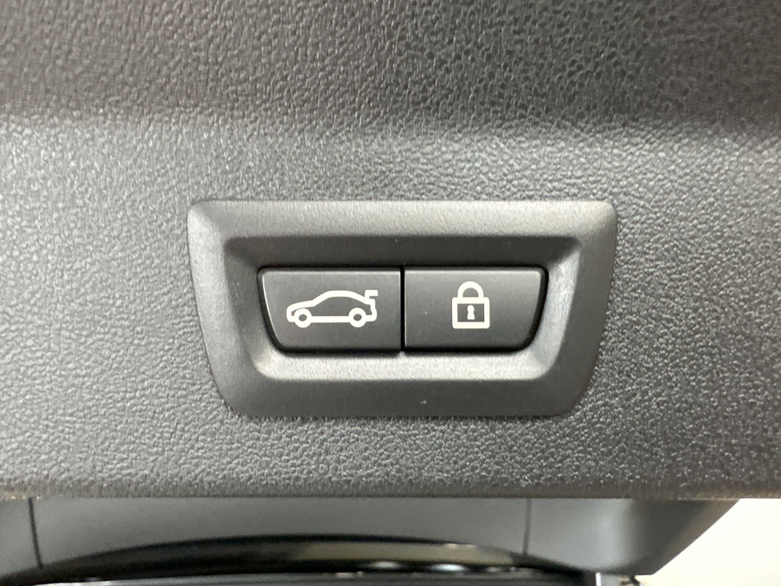 Fahrzeugabbildung BMW X3 xDrive20d M-Sport NAV+LED+HEAD-UP+KEYLESS+DAB