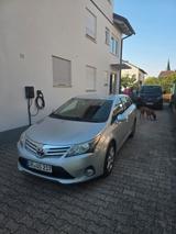 Toyota Avensis Combi 2,2-l-D-CAT Executive Executive - gebrauchte Toyota Avensis aus dem Jahr 2014