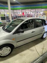 Ford Fiesta 1.3 Benzin  Nur 104.000 km -T... - Ford Fiesta aus 2005: 1.3