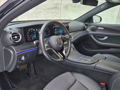 MERCEDES-BENZ E300 d 4Matic T-Modell Avantgarde Night MBUX AHK