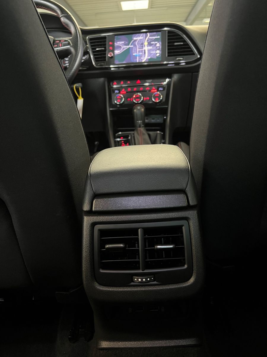 Fahrzeugabbildung SEAT Leon FR 1.5 TSI * AUTOMATIK *LED*