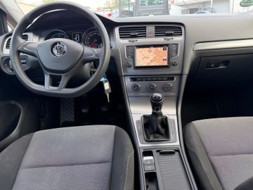 Volkswagen Golf - 5