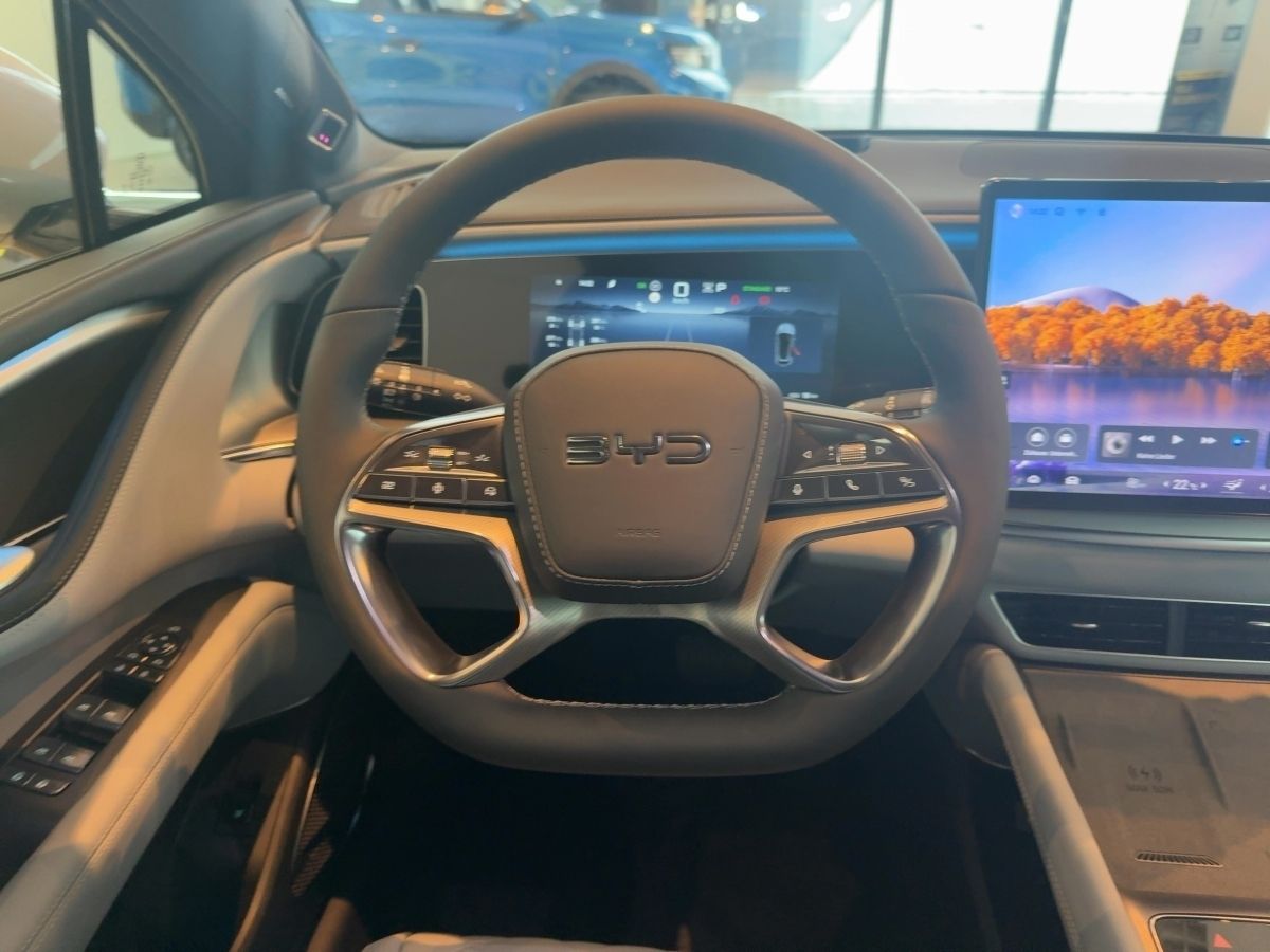BYD SEALION 7
