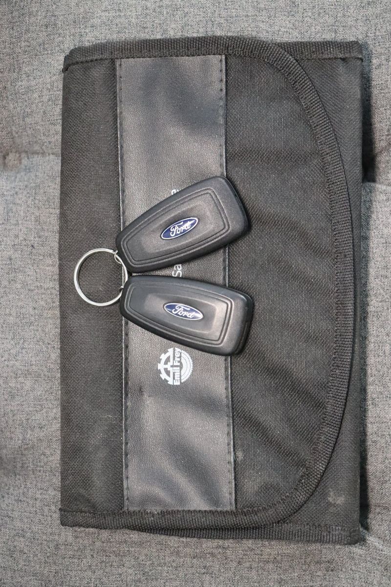 Fahrzeugabbildung Ford Transit Custom Kasten * L2 * Lang * AHK * PDC