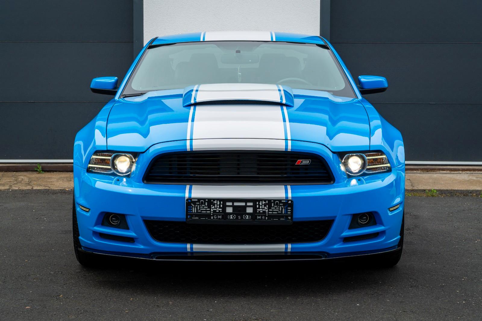 Ford Mustang V6 3,7 -KLIMA/SCHALT/LEDER/SHZ/XENON/R18
