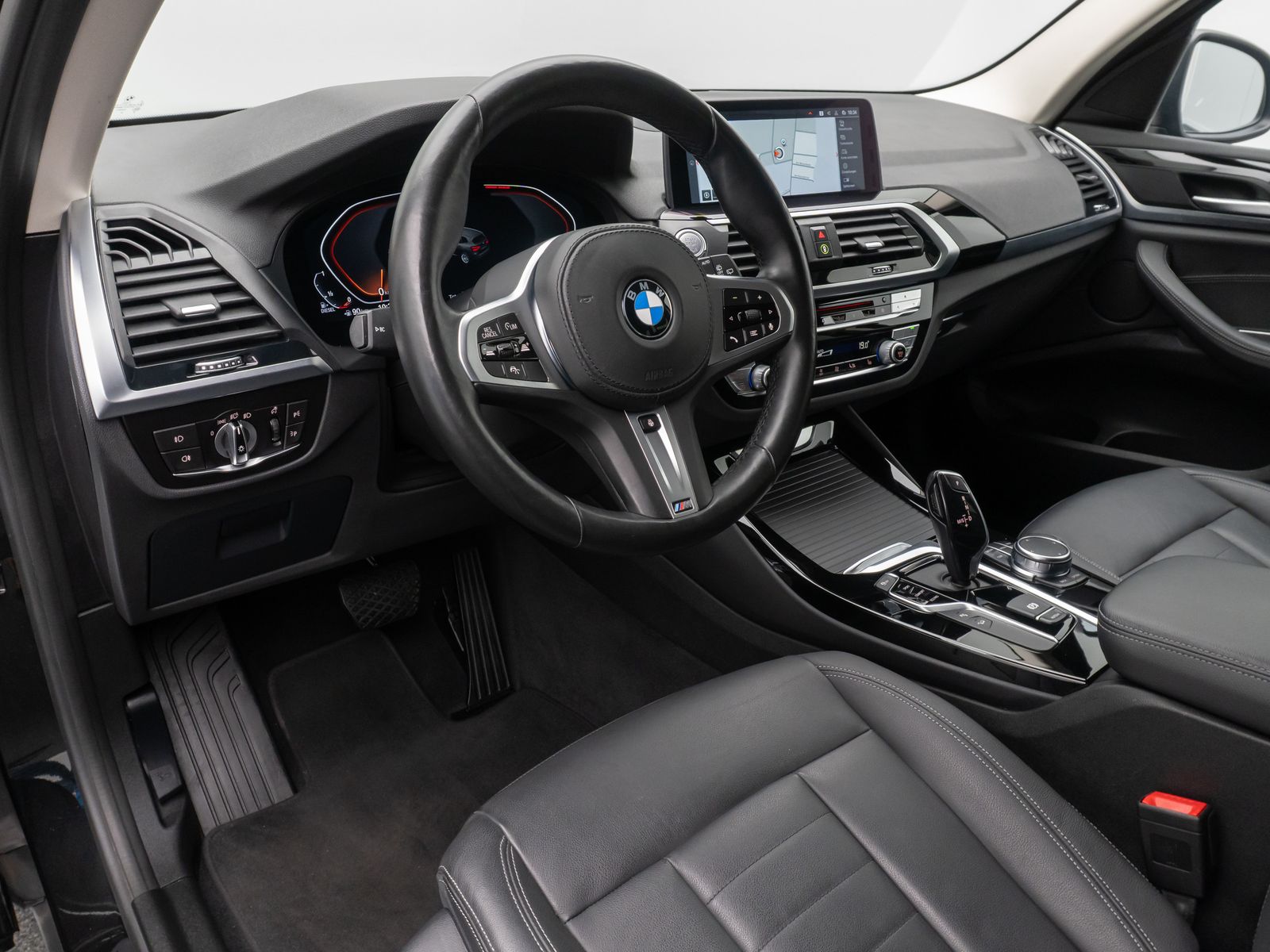 Fahrzeugabbildung BMW X3 xD30d Kamera HUD HiFi DisplKey Komfort 20Zoll