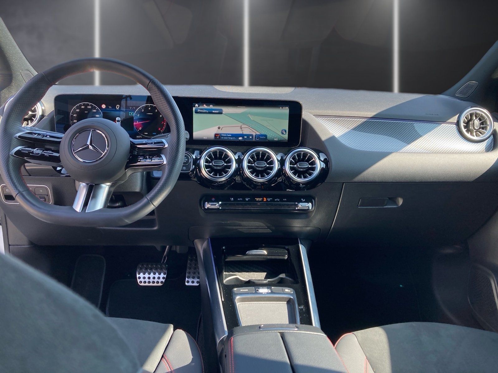 Fahrzeugabbildung Mercedes-Benz B 200 AMG Line*AHK*LED*Kamera*Easy-Pack*SHZ*