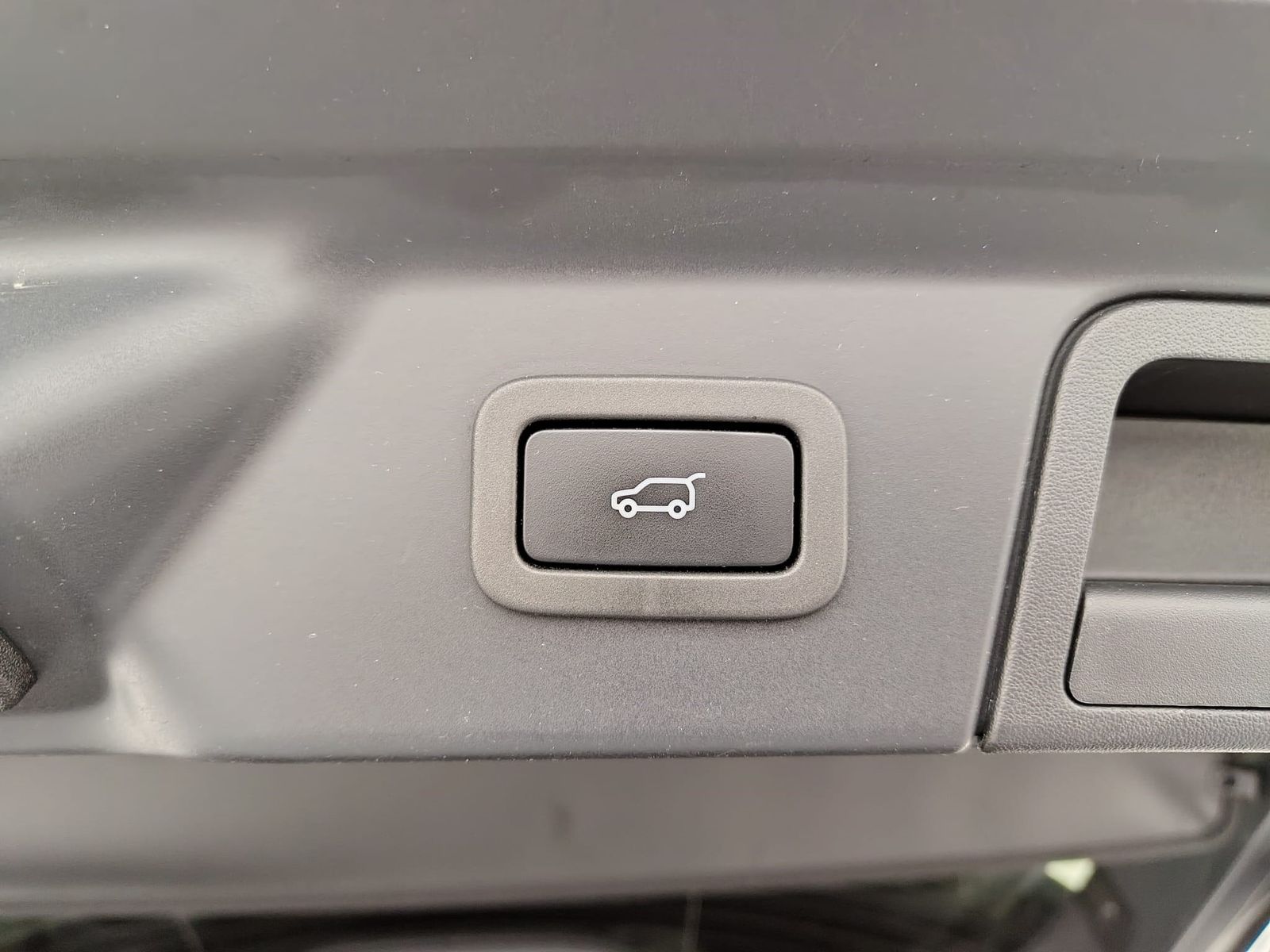 LAND ROVER Range Rover Velar  P400e S Pano Winter Black – Bild 11