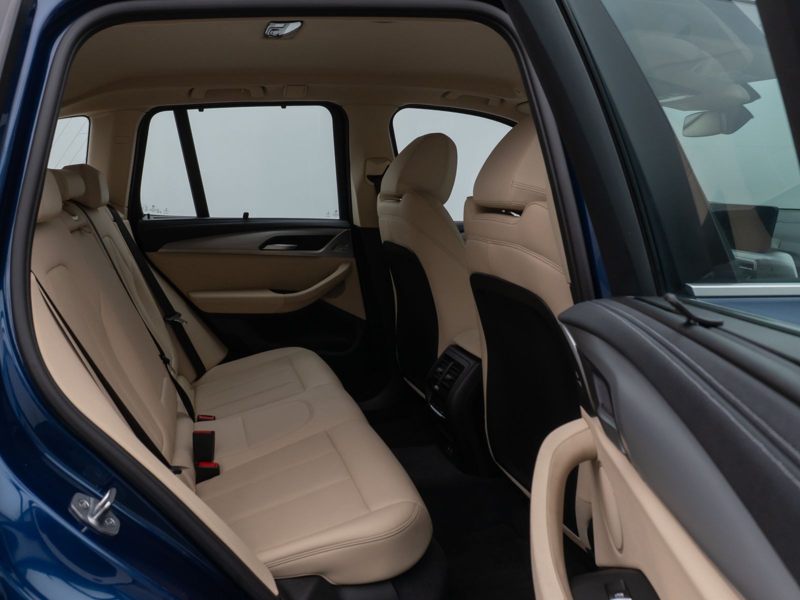 Fahrzeugabbildung BMW X3 xD20d Kamera HUD DAB HiFi Komfort Leder Sport