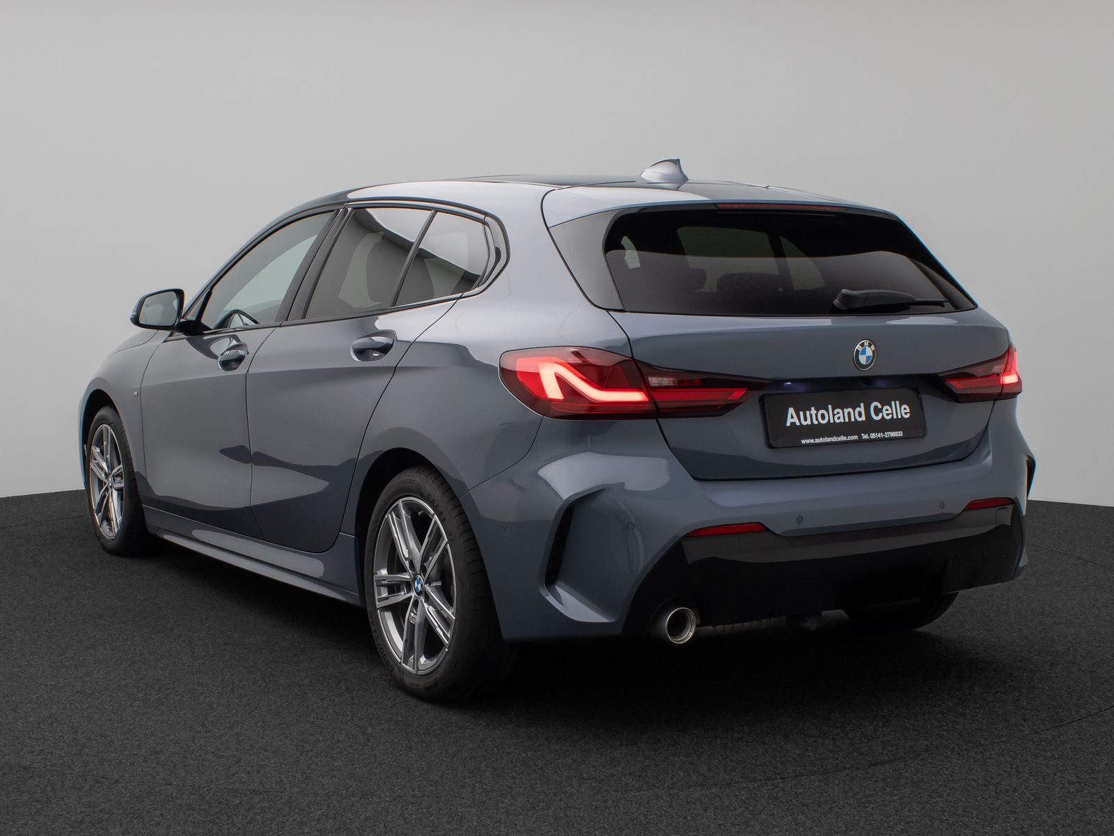 Fahrzeugabbildung BMW 118i M Sport Panorama Kamera HUD DAB H/K Komfort
