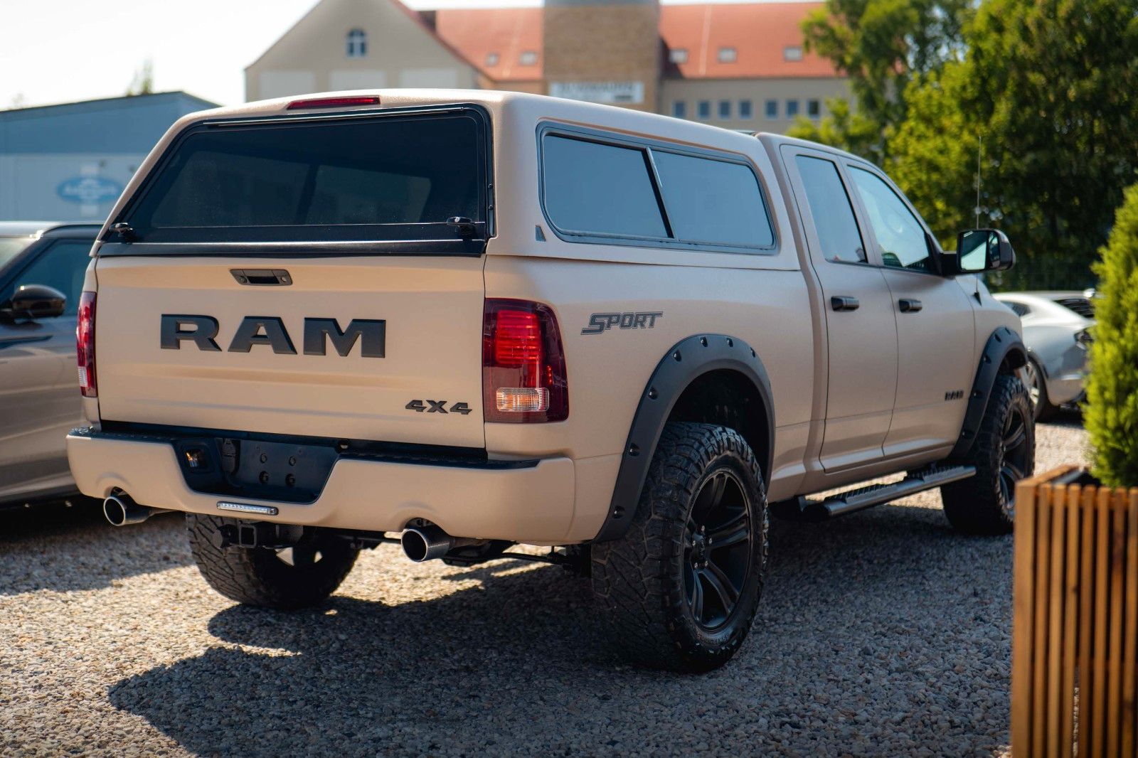Fahrzeugabbildung Dodge RAM 5.7 V8 HEMI 4x4 RAPTOR LONGBED HARDTOP LED
