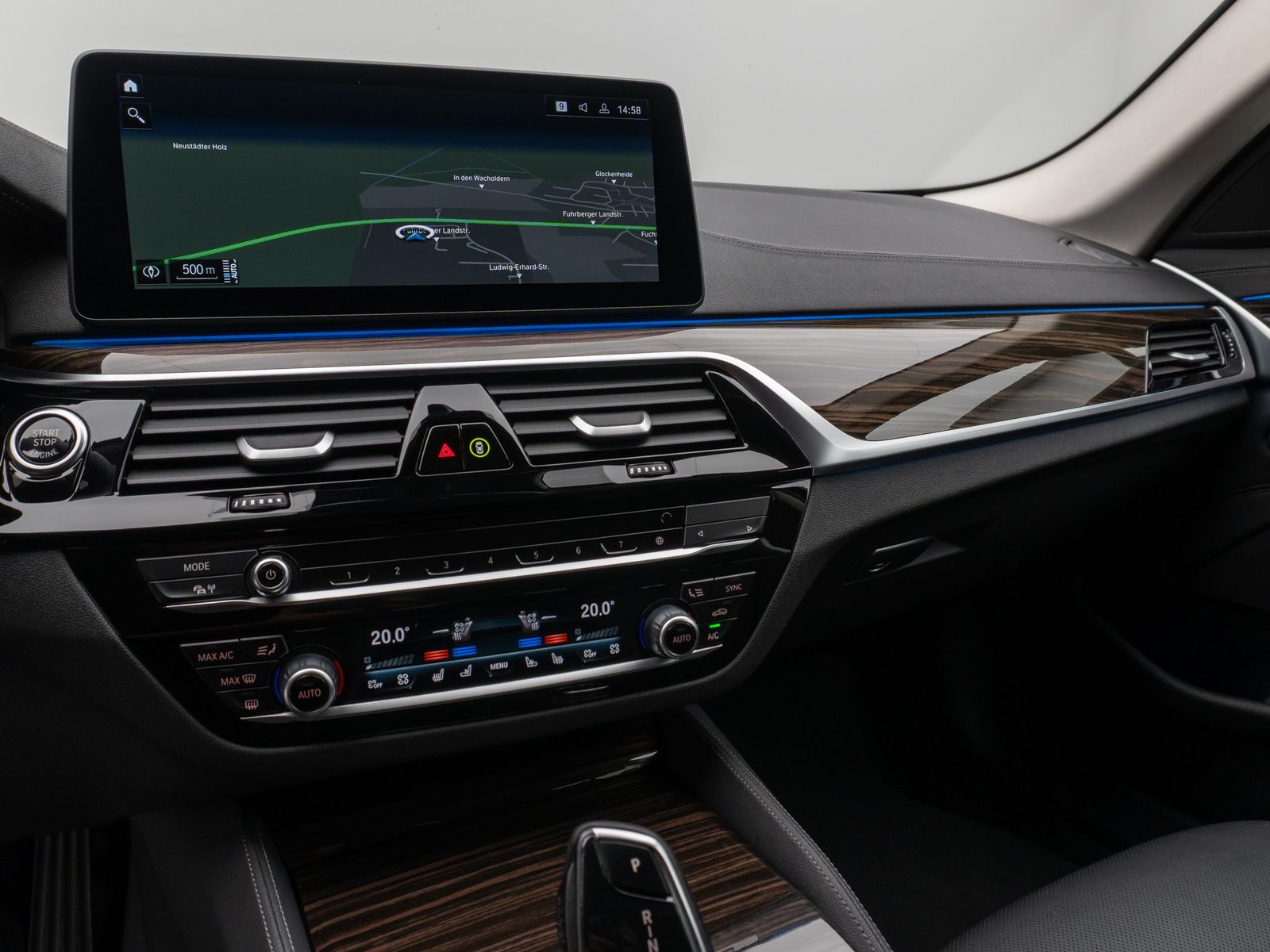 Fahrzeugabbildung BMW 530e xD Luxury Line DAB Komfort HUD Laser HiFi