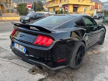 Ford Mustang - 7