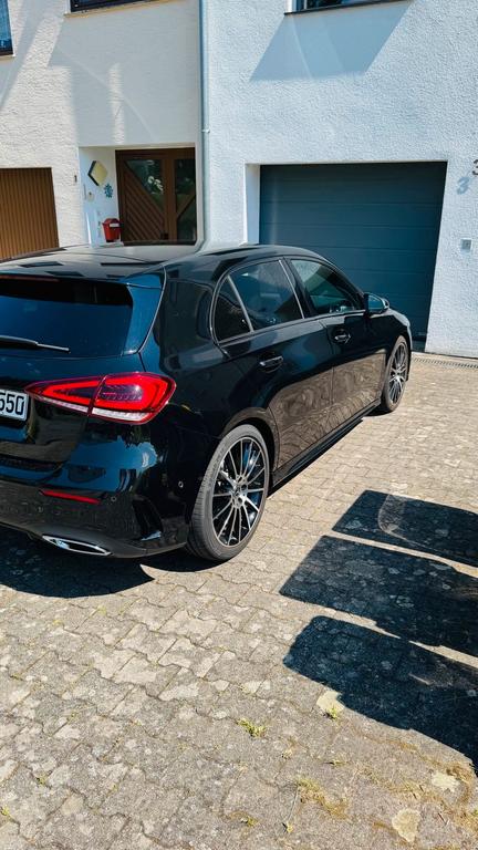 Mercedes-Benz A 220