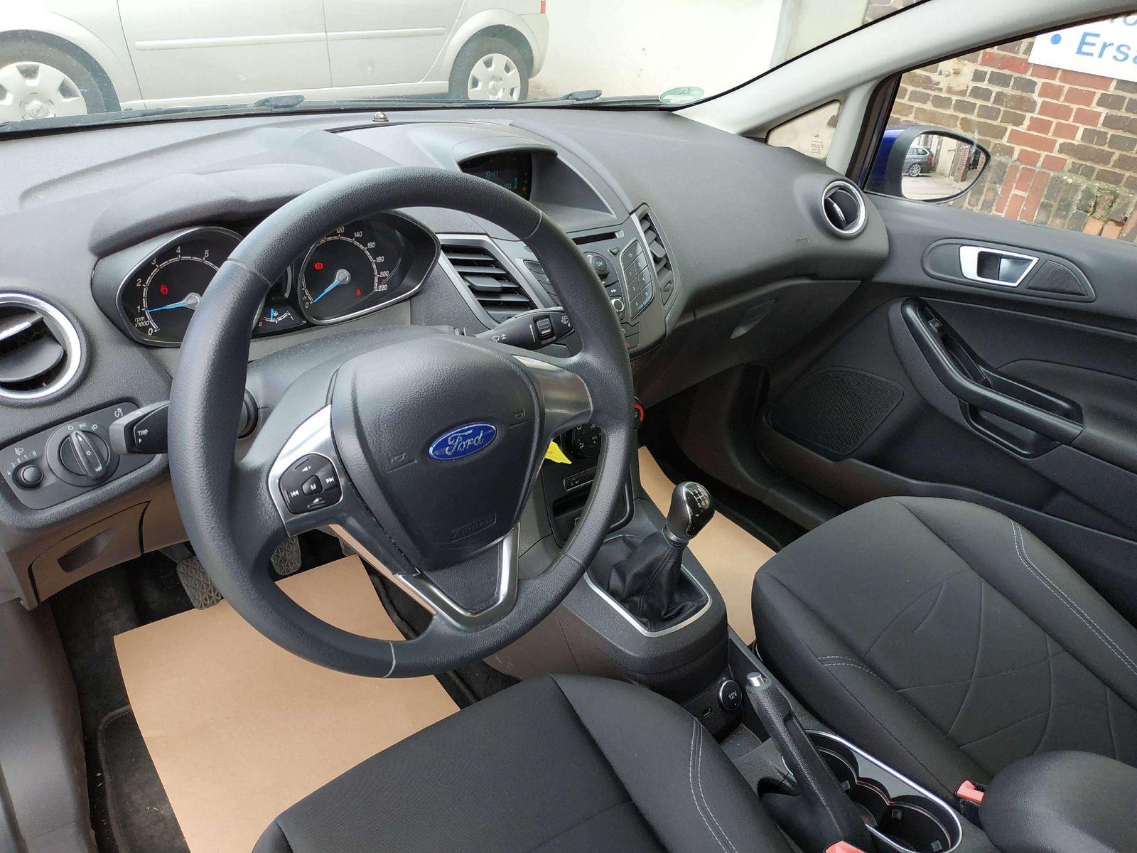 Fiesta 1.0/ TÜV NEU/ wenig KM/ Allwetterreifen/  – Bild 12