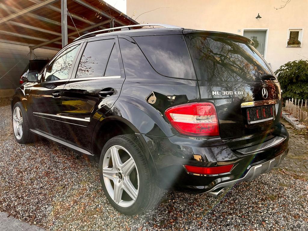 Mercedes-Benz ML 300