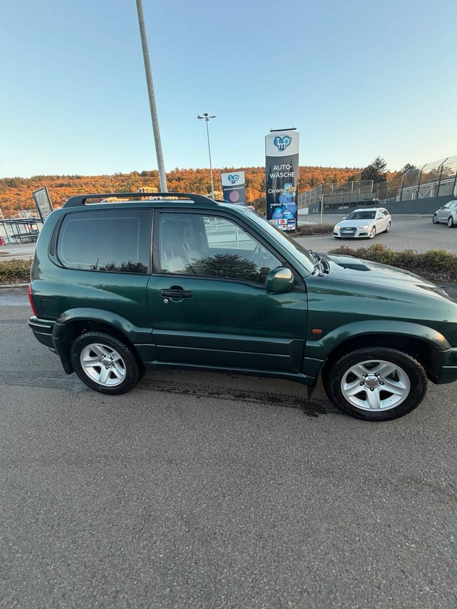 Suzuki Vitara 2005 — салон