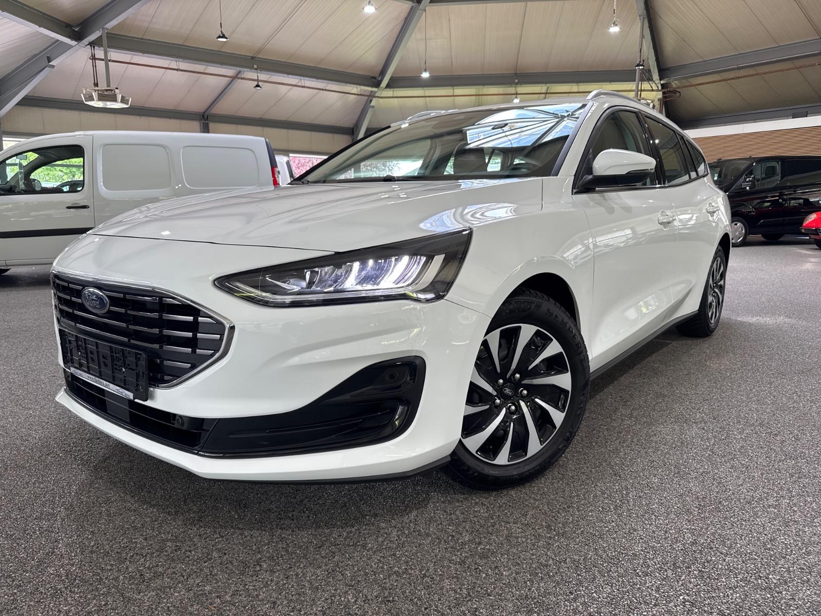 Ford Focus Turnier 1.0i MH Titanium Navi LED PDC