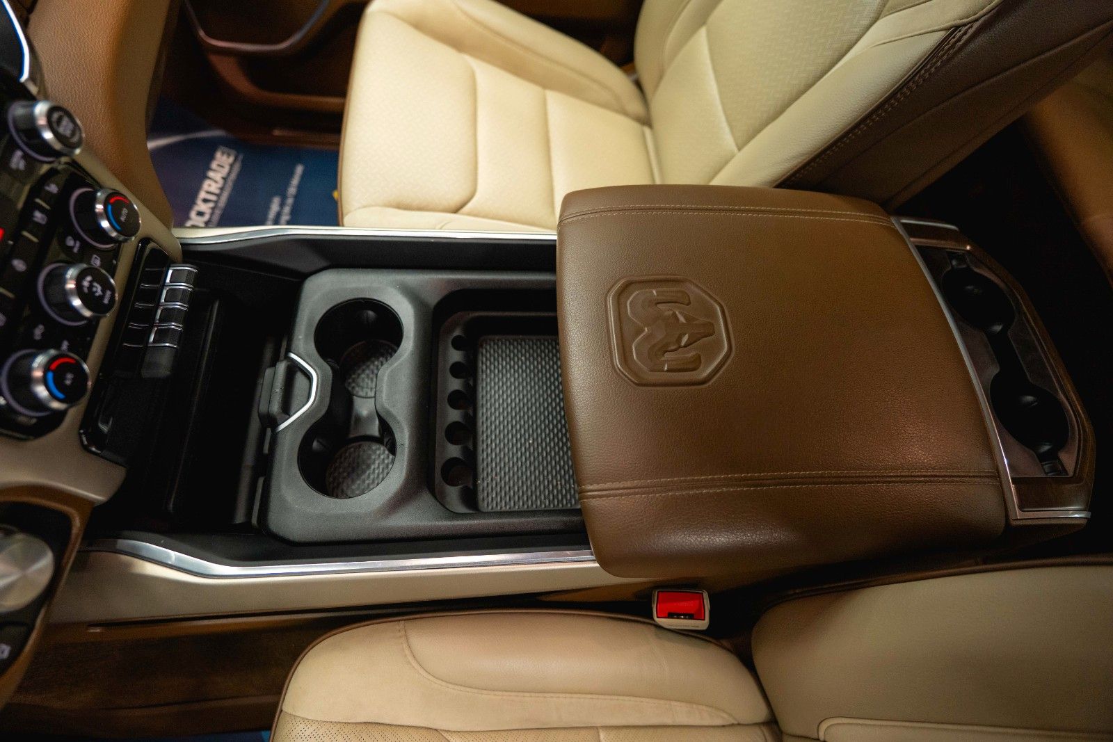 Fahrzeugabbildung Dodge RAM 5.7 V8 HEMI 4x4 LARAMIE Limited Offroad LED