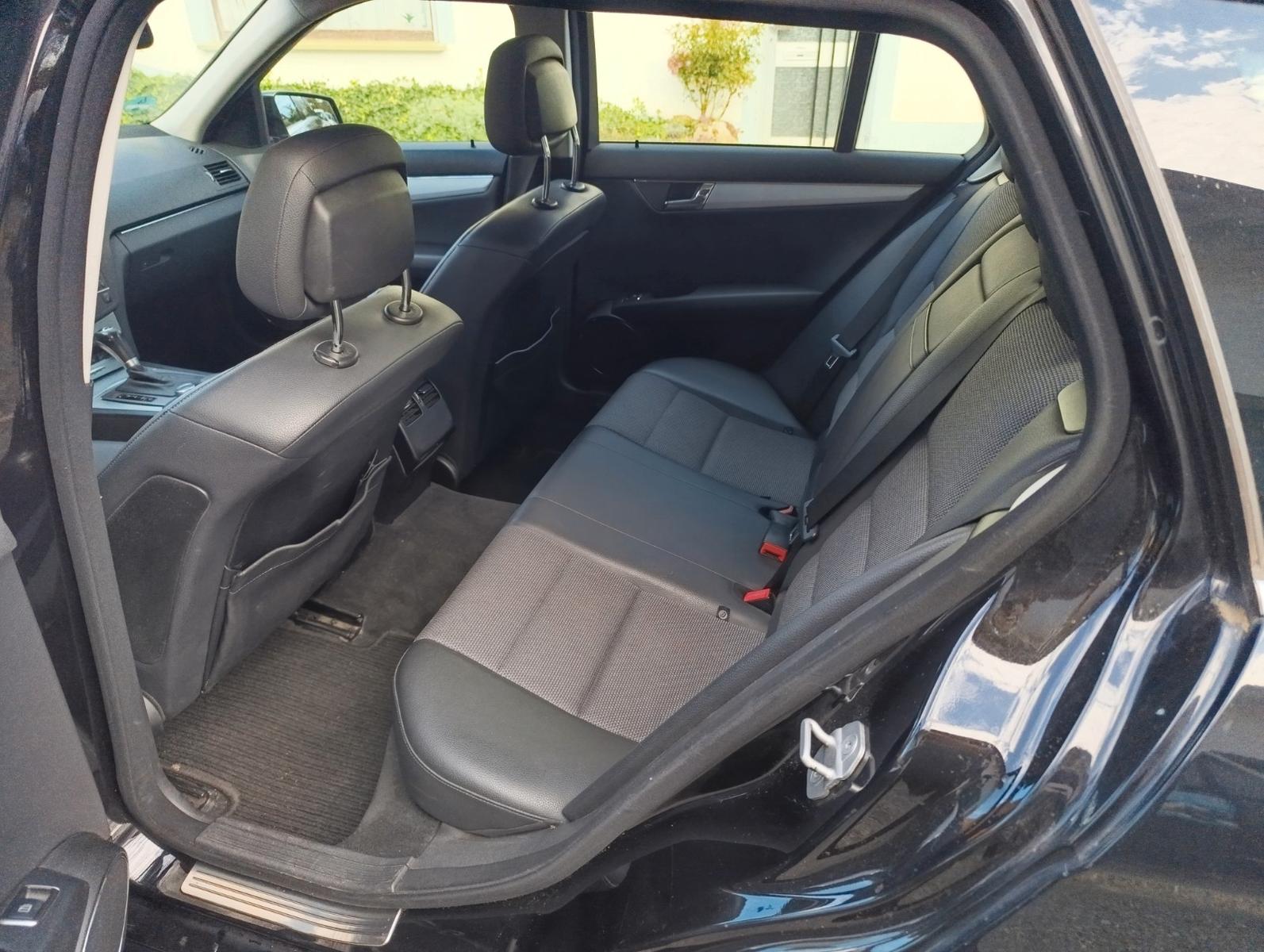 Mercedes-Benz C220 2011 — photo 8