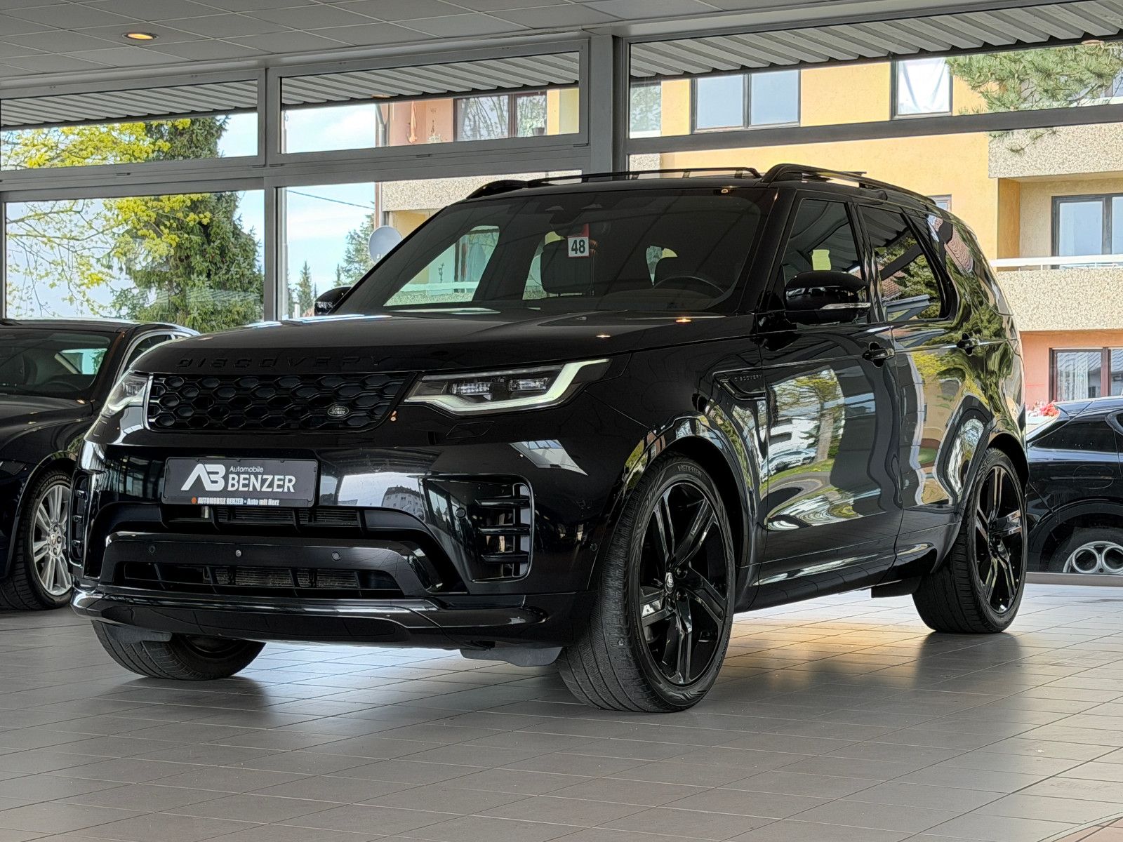 Fahrzeugabbildung Land Rover Discovery 5 R-Dynamic HSE D250 c AWD/PANO/MEMORY