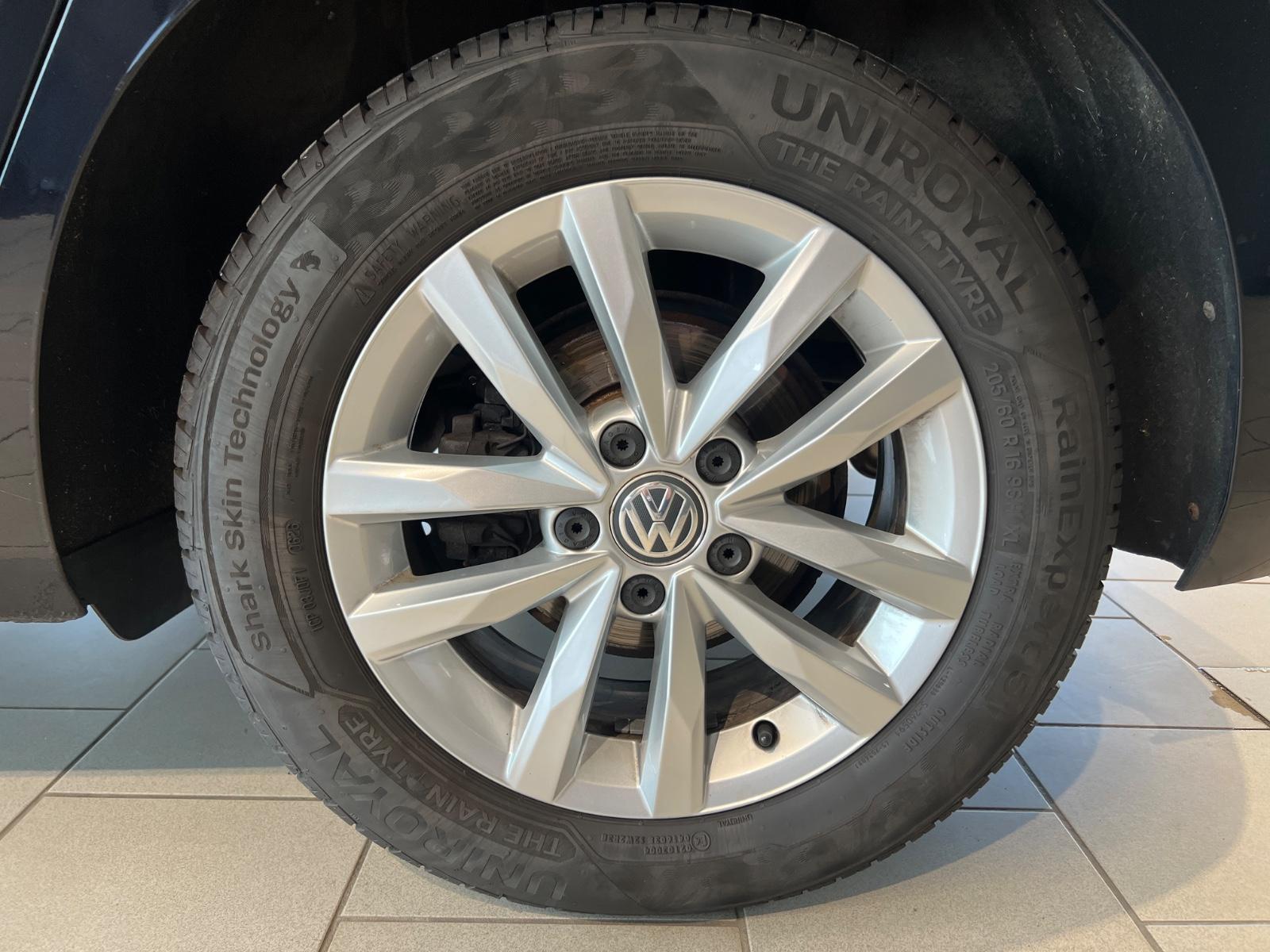 Volkswagen Touran Highline*ALCANTARA*PANO*AHK