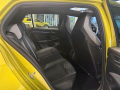 VW Golf  R-LINE DSG ACC PANO STANDHZG AHK GARANTIE