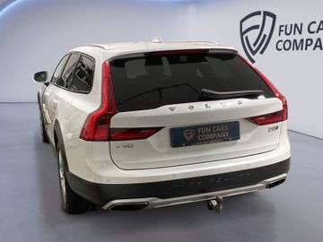Volvo V90 Cross Country - 3