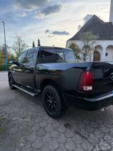 Dodge RAM 1500 Sport Crew Cab 5.7L Hemi - gebrauchte Dodge RAM aus dem Jahr 2015
