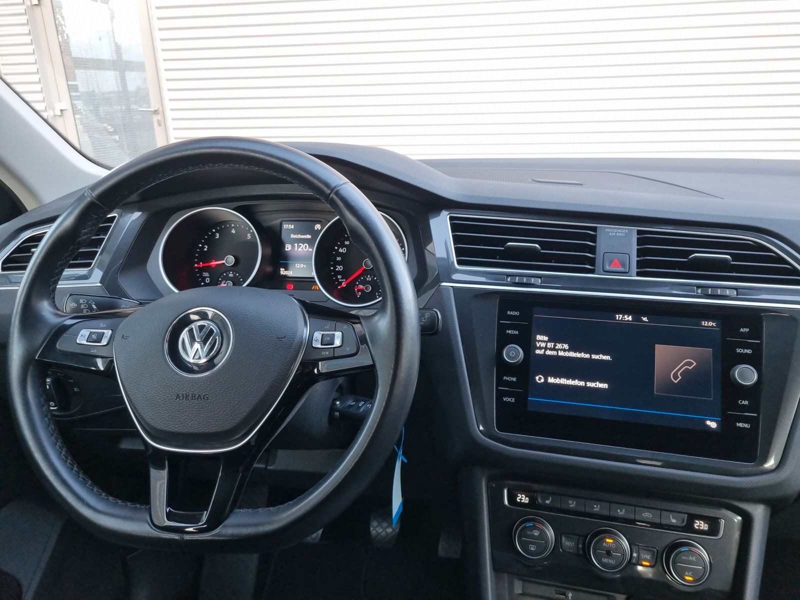 Fahrzeugabbildung Volkswagen Tiguan 1.5 TSI Comfortline AHK KAMERA SHZ