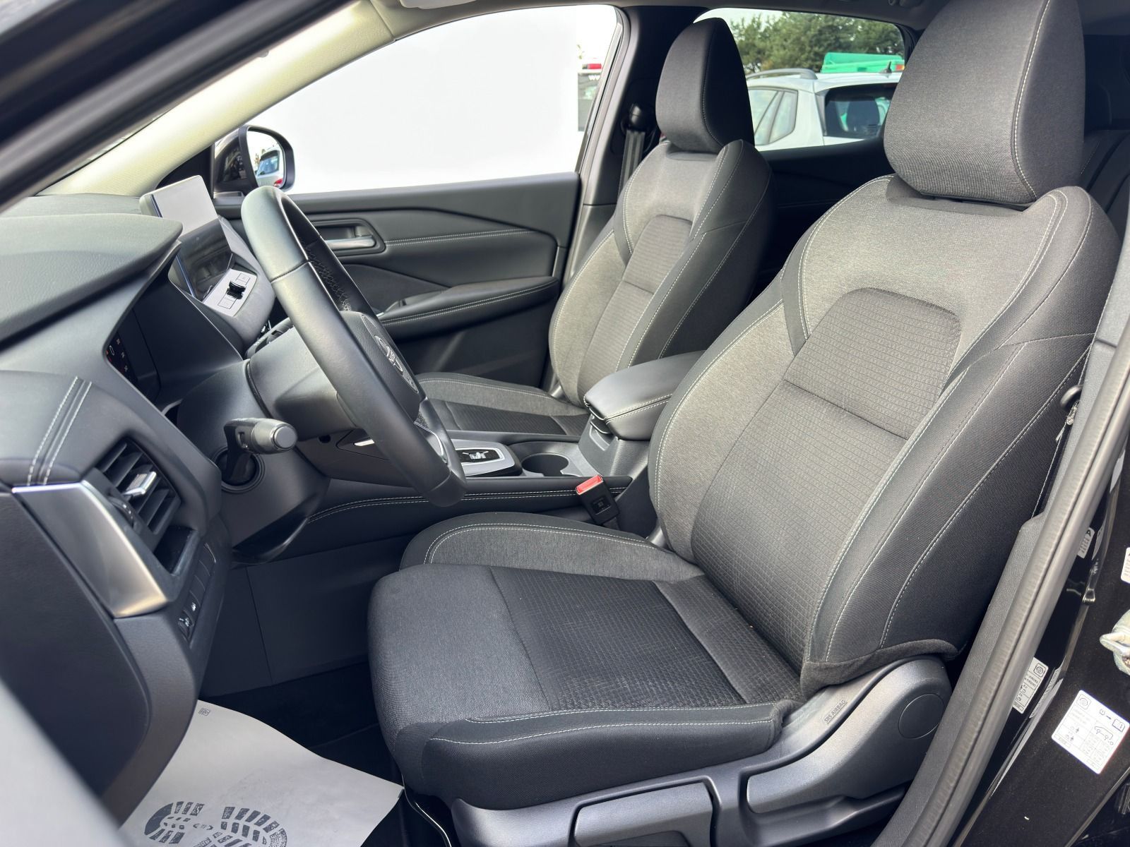 Fahrzeugabbildung Nissan Qashqai 1.5 VC-T N-Connecta*360°Cam*NAVI*eHeck