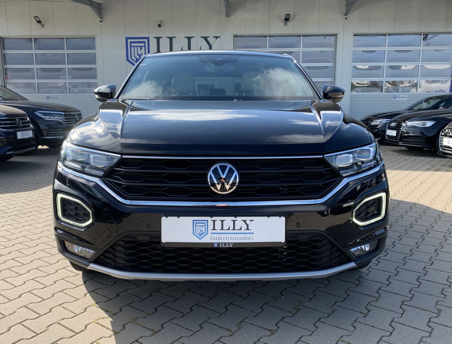 Fahrzeugabbildung Volkswagen T-Roc 1.5 TSI*Sport*LED*ACC*Leder*Cam*Spur*Navi*