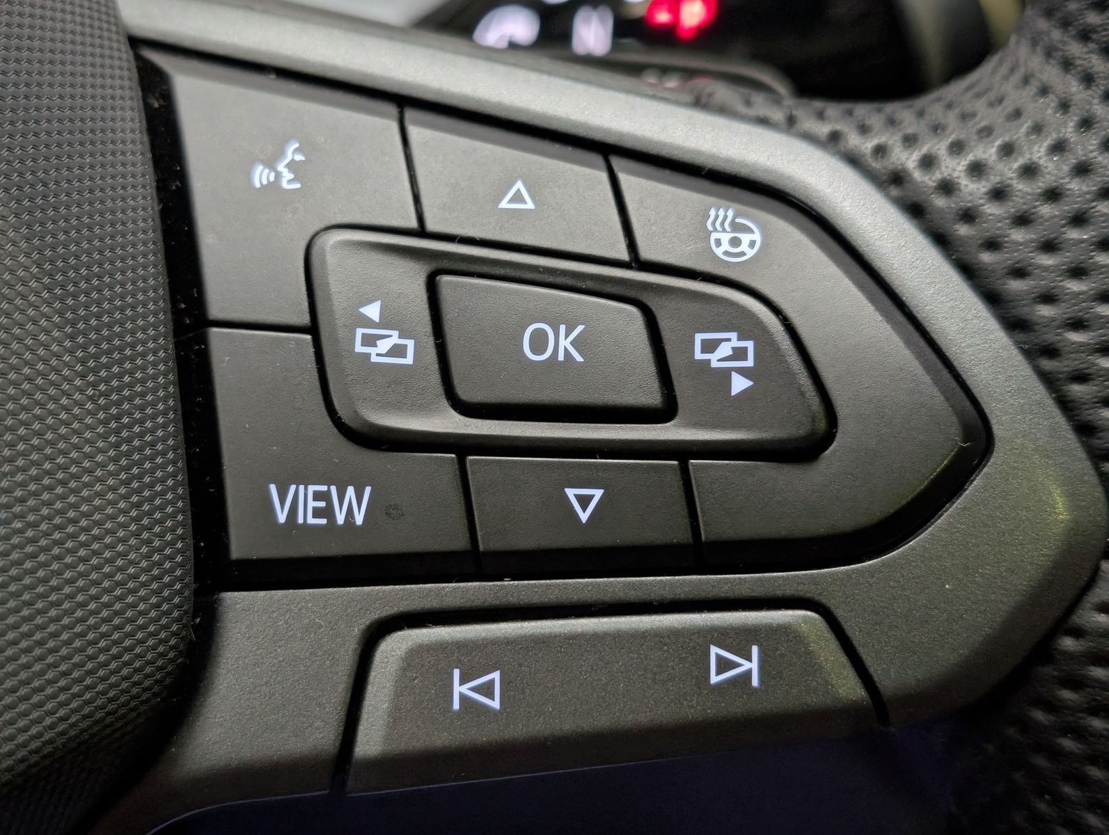 Fahrzeugabbildung Volkswagen Tayron 2.0TDI 4M R-Line 7-Sitz 360° H/K Pano AHK