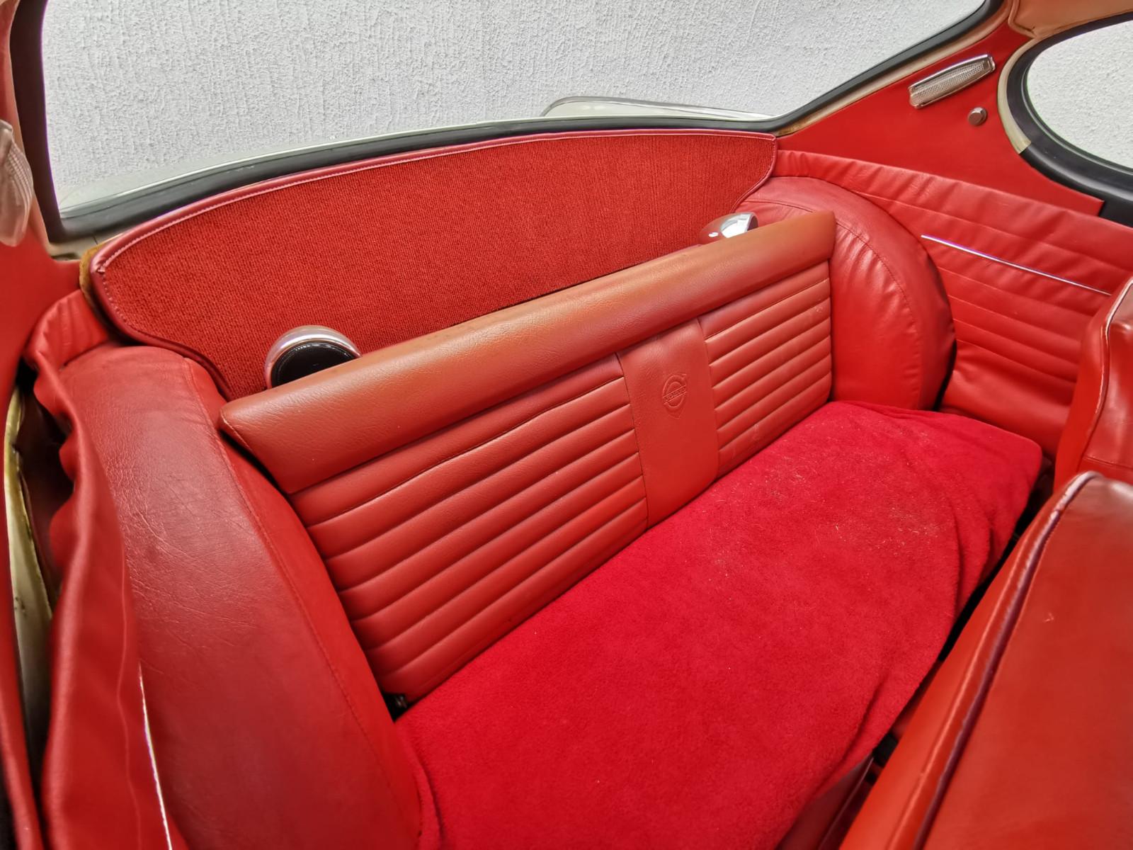Volvo P1800