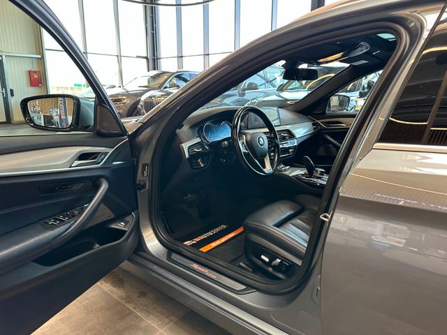 BMW 530 d xDrive Sport Line *LED*Pano*