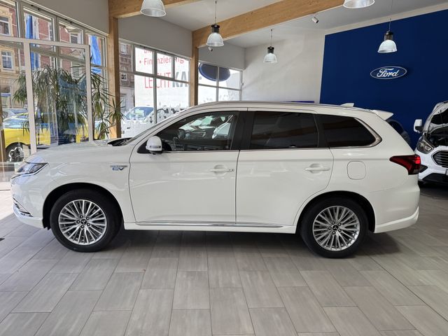Mitsubishi Outlander PHEV PLUS Spirit-Paket 2.4 MIVEC 4WD