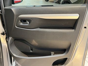 Fotografie 8 des Opel Zafira Life 2.0 D M AT Edition