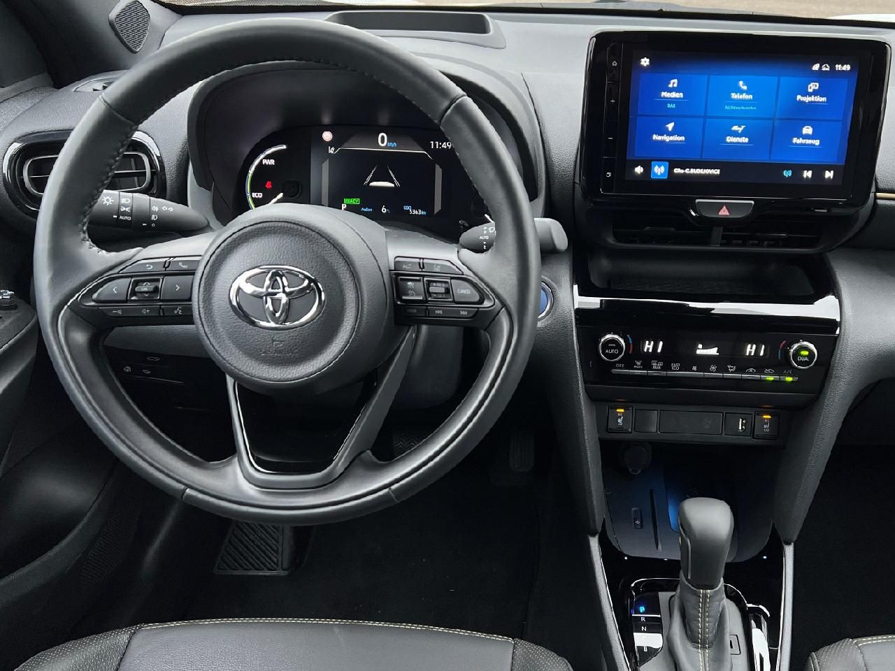 Fahrzeugabbildung Toyota Yaris Cross 1.5 Hybrid 4x2 Premiere Edition