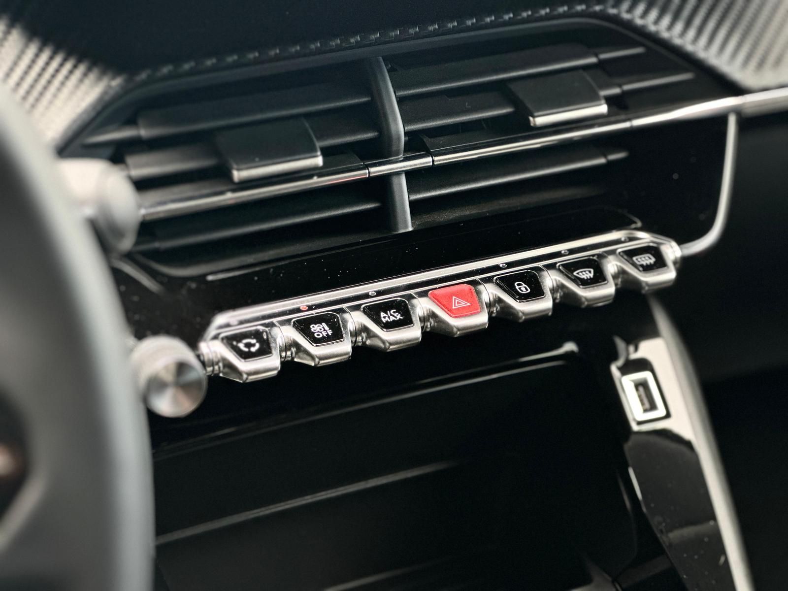 PEUGEOT e-208 Active Pack LED#SPUR#TEMPO#PDC#DAB#KLIMA - Image 14
