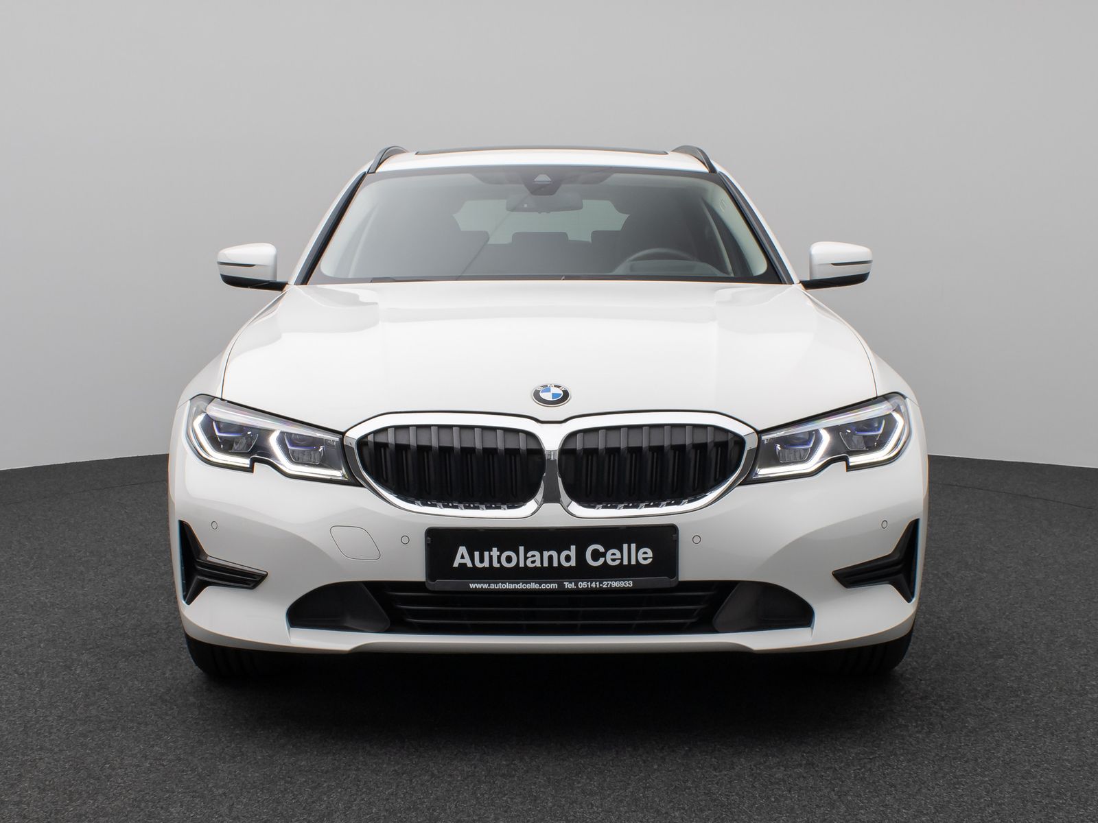 Fahrzeugabbildung BMW 330e Panorama Laser HUD DAB H/K Komfort Alarm