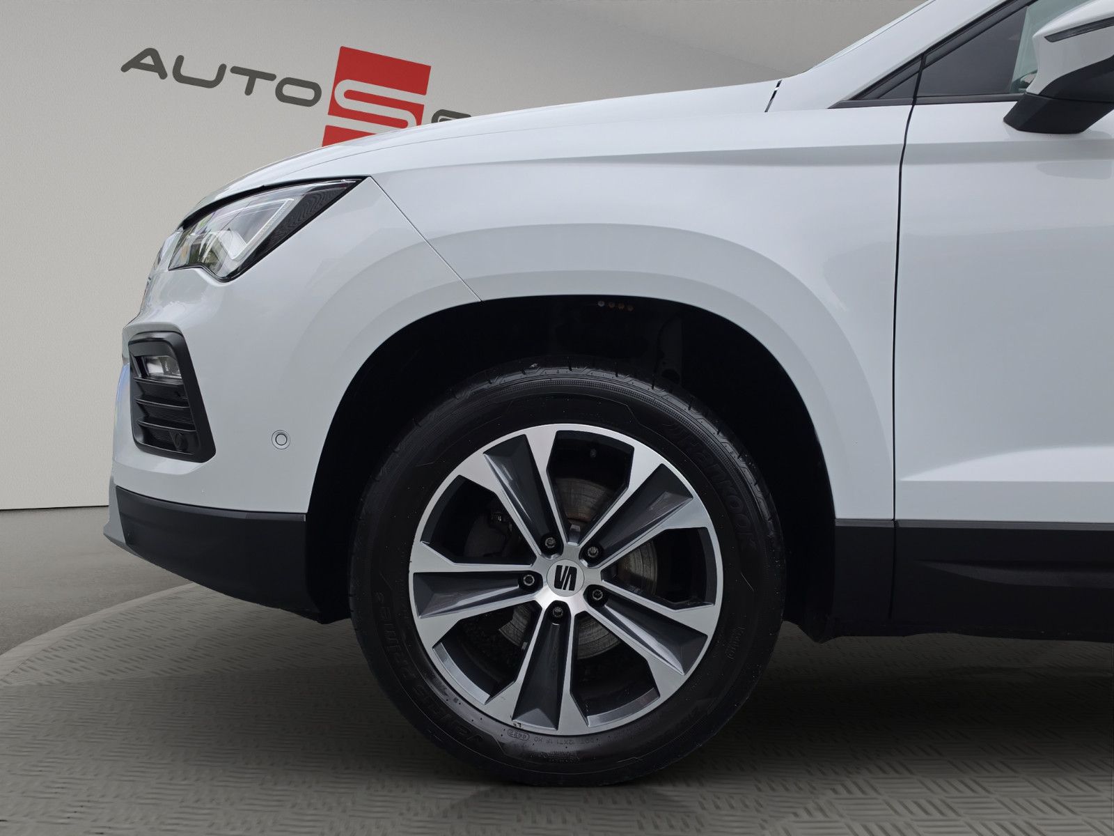 Fahrzeugabbildung SEAT Ateca Style Apple CarPlay LED