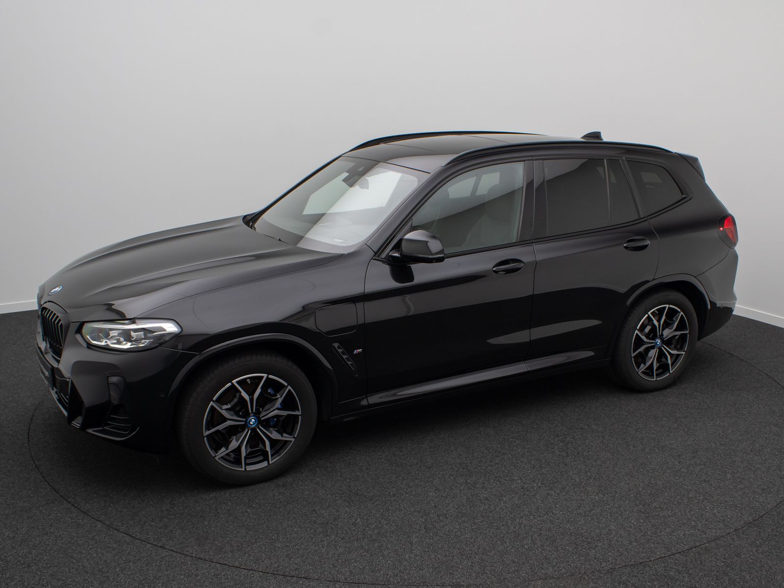 Fahrzeugabbildung BMW X3 xD30e M Sport 360&deg;HUD DAB H/K Panorama 19Zoll