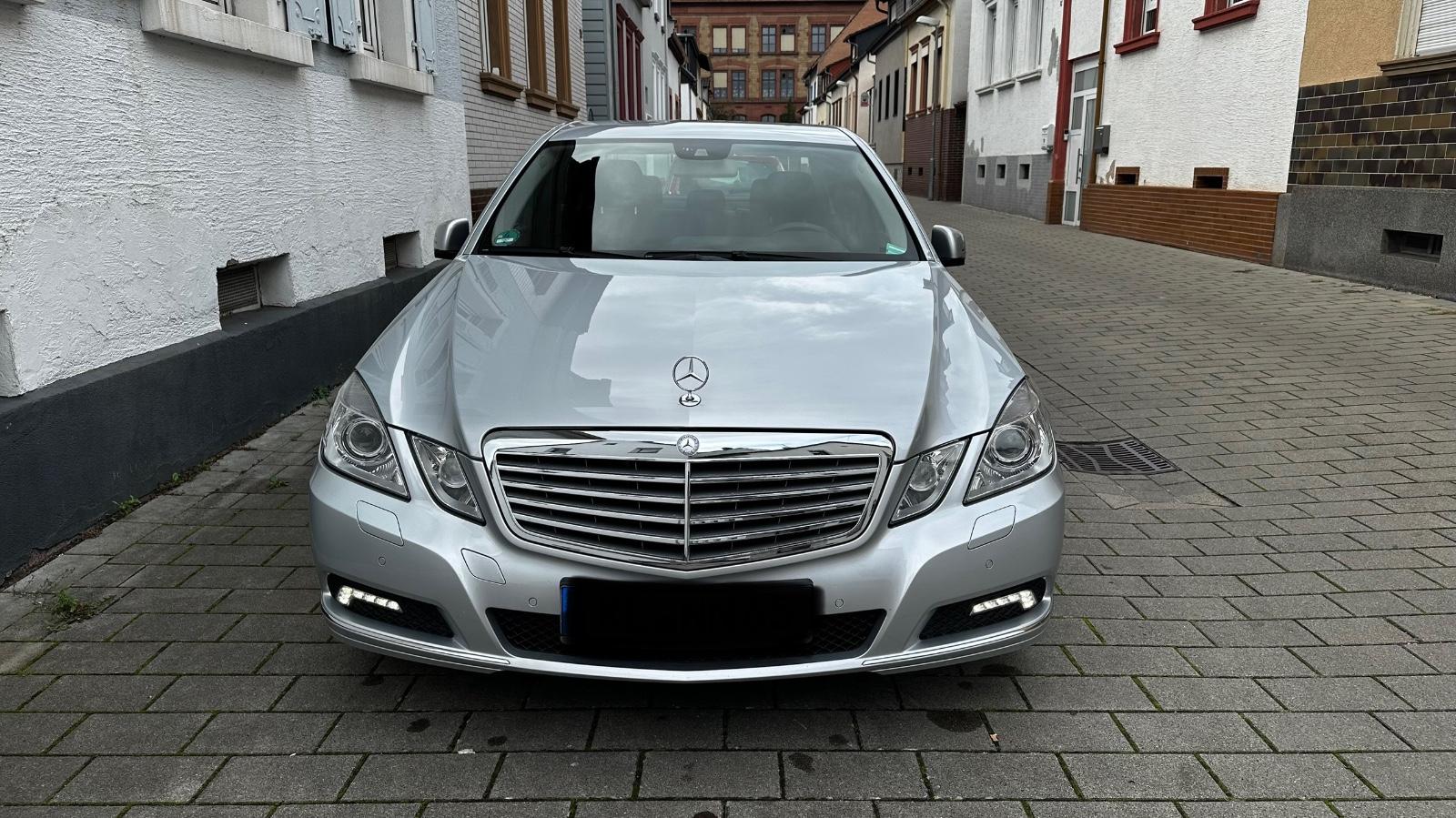 Mercedes-Benz E 220 CDI BlueEFFICIENCY Standard