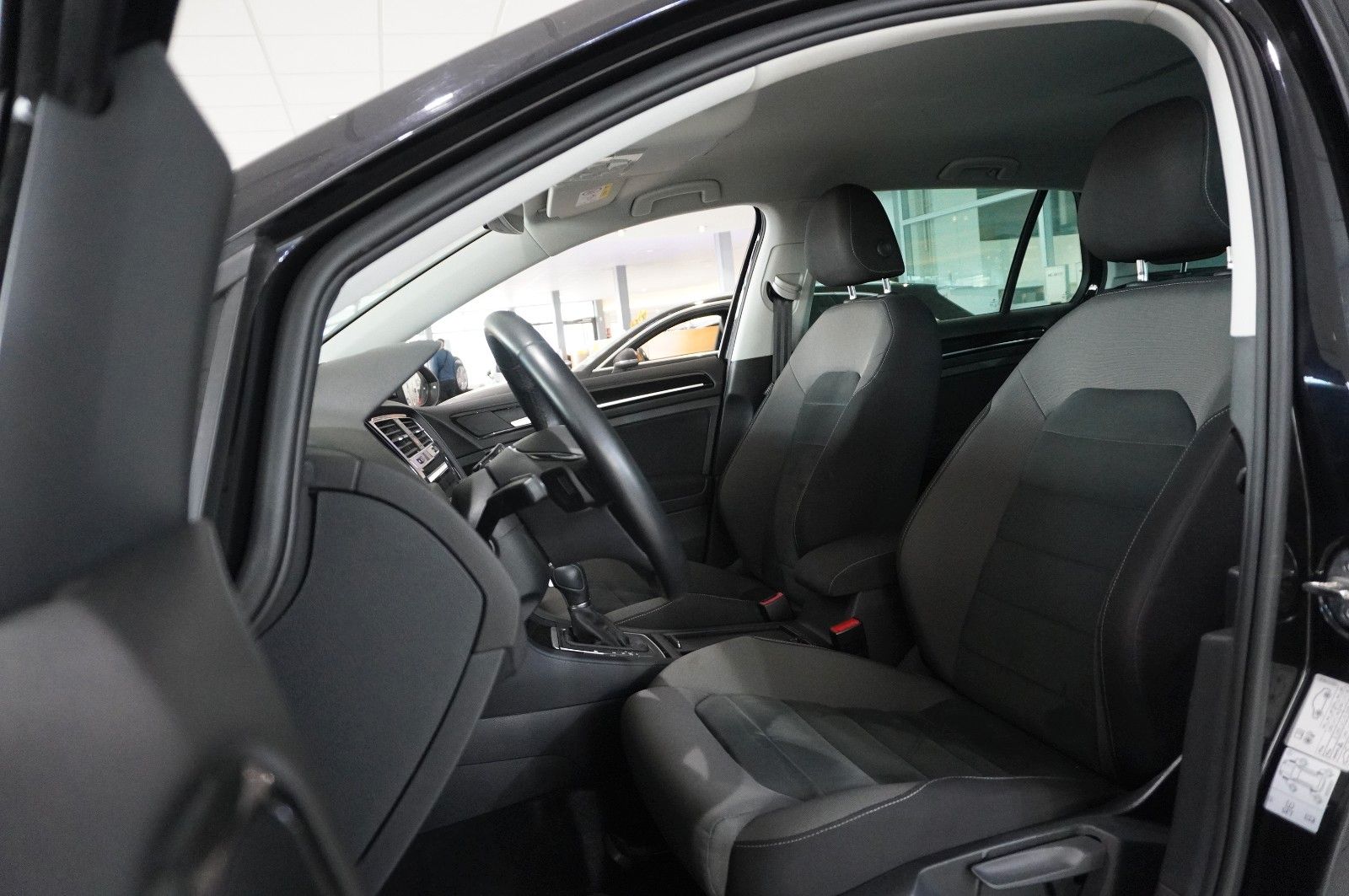 Fahrzeugabbildung Volkswagen Golf VII Lim. 1.5 TSI HIGHLINE DSG NAVI/LED/ACC