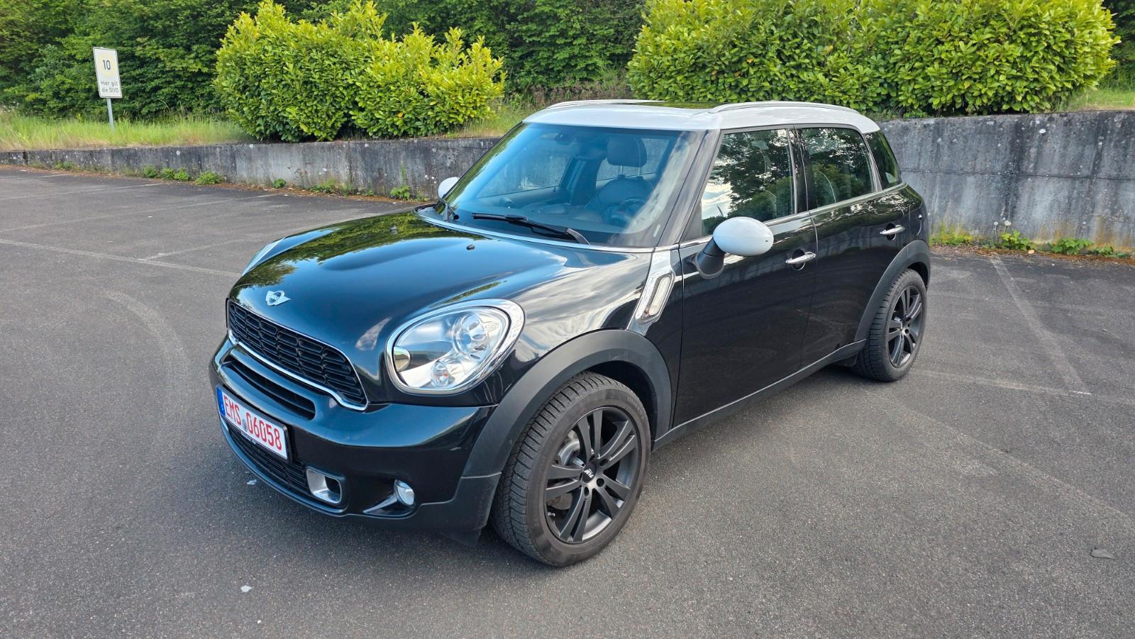 MINI Countryman S / 2 Hand / Leder / Panoramadach