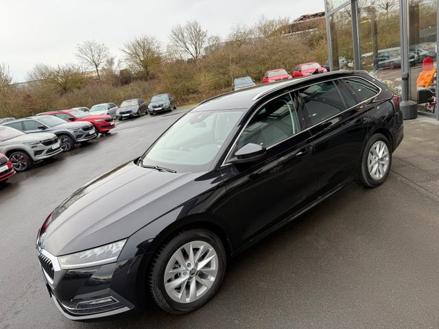 Skoda Octavia Combi 2,0TDi Style DSG Navi Matrix Key