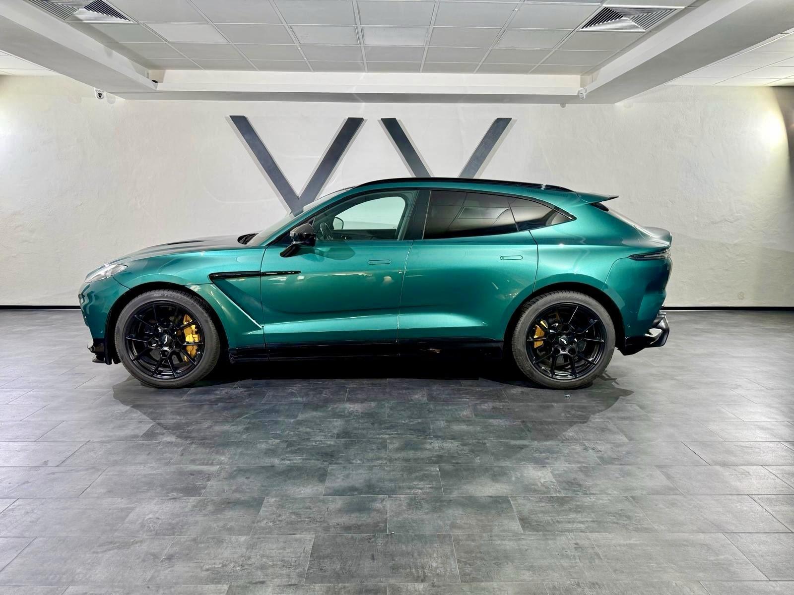 Aston Martin DBX,Q by Aston,Carbon Ceramic,Racing Green, Voll