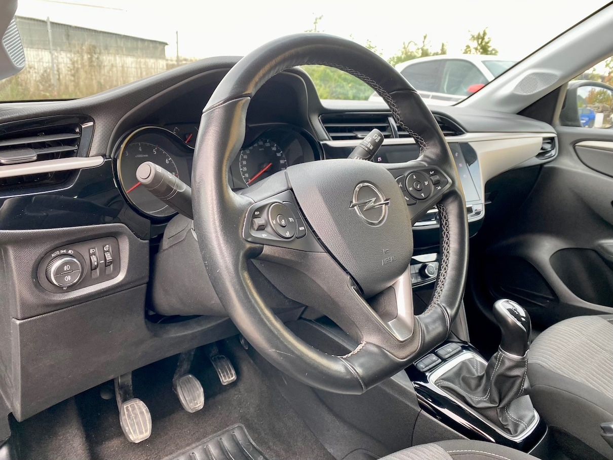 Fahrzeugabbildung Opel Corsa 1.2 Edition KLIMA NAVI GZJR SHZ PDC DAB+